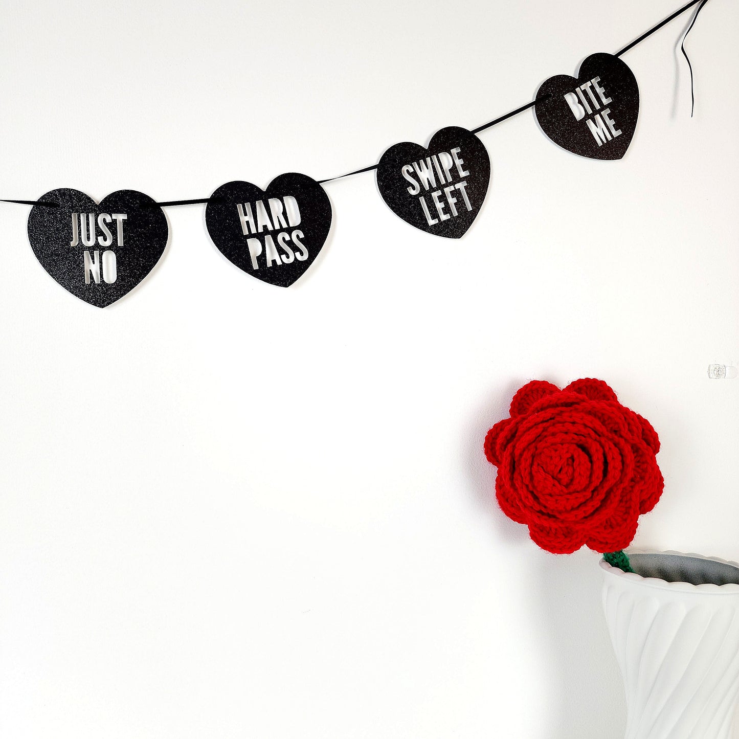 SALTY HEART GARLAND